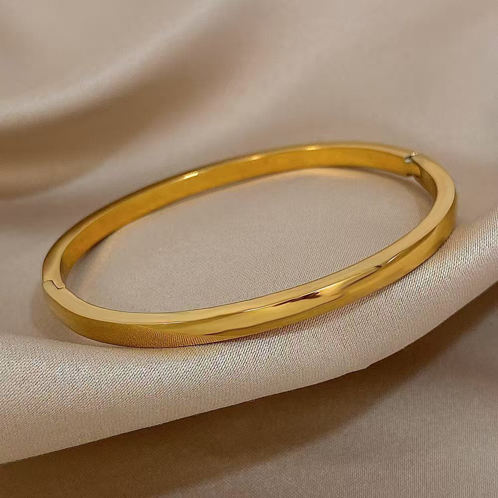 Glossy Oval Bracelet