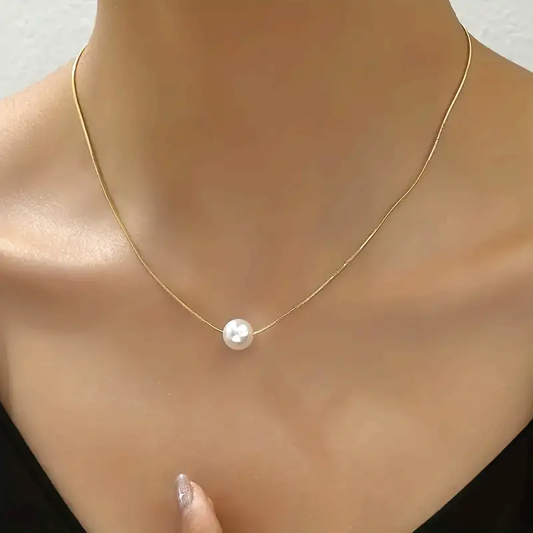 Clavicle Pearl Necklace