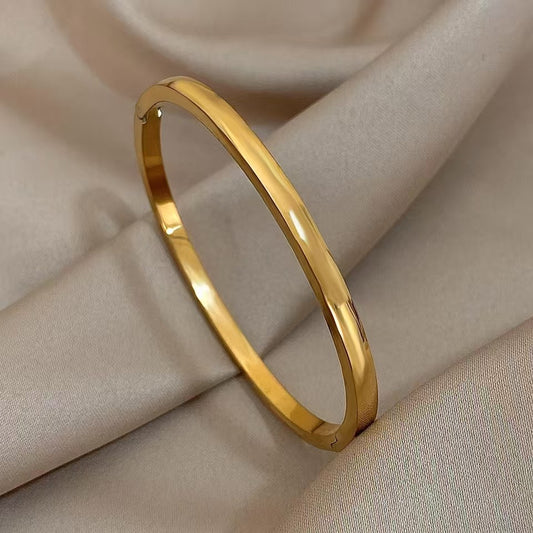 Glossy Oval Bracelet