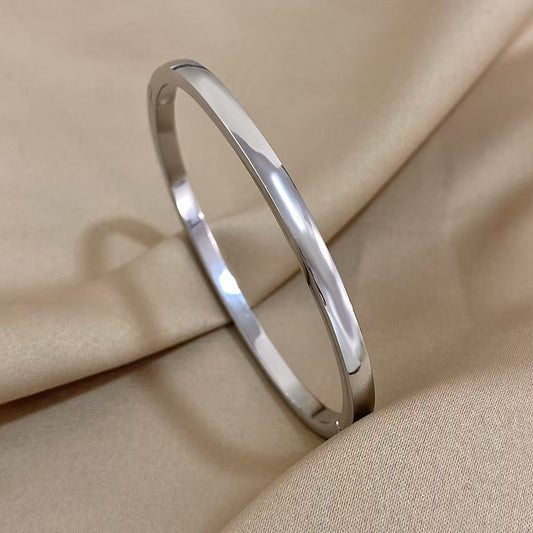 Glossy Oval Bracelet